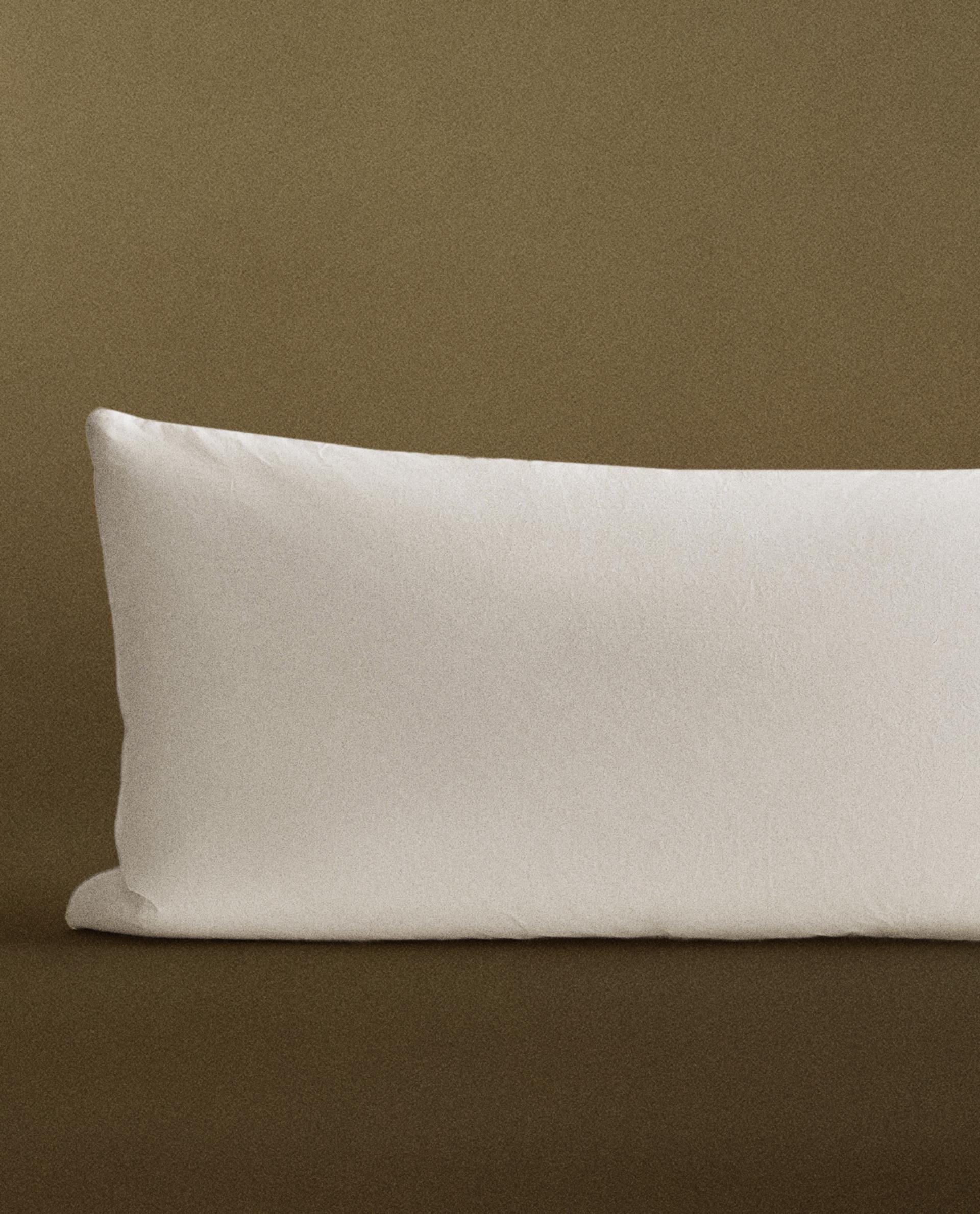 ALMOHADA DE PLUMA EXTRA LARGA Zara Home Espana