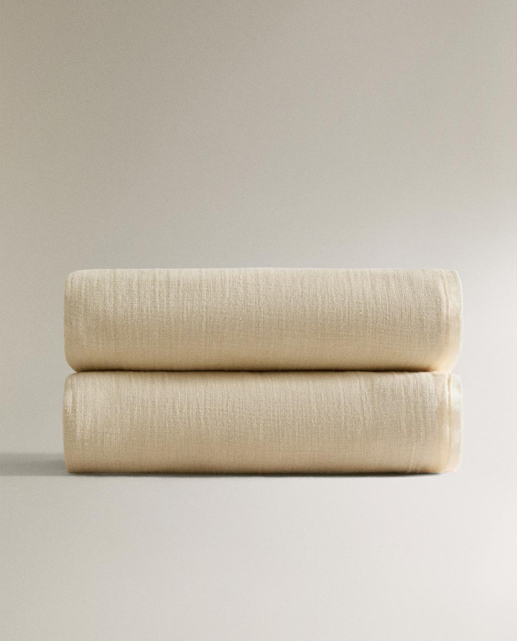 LINEN THROW