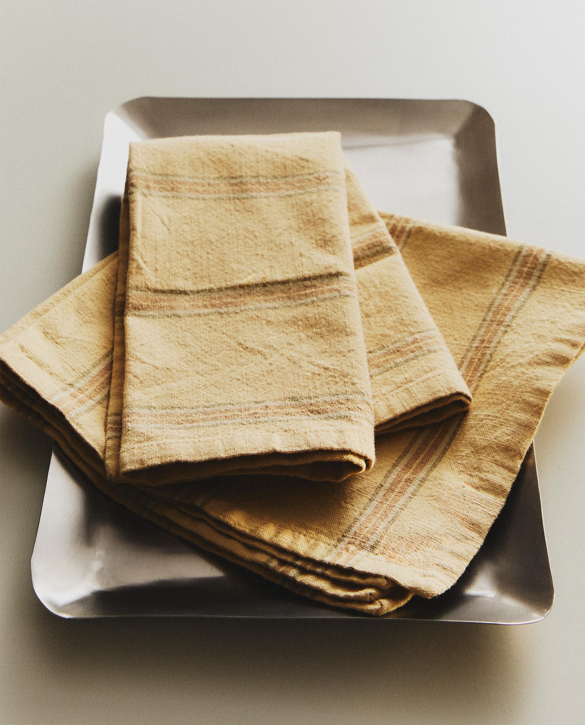 PACK OF DYED YARN STRIPED NAPKINS (PACK OF 2)