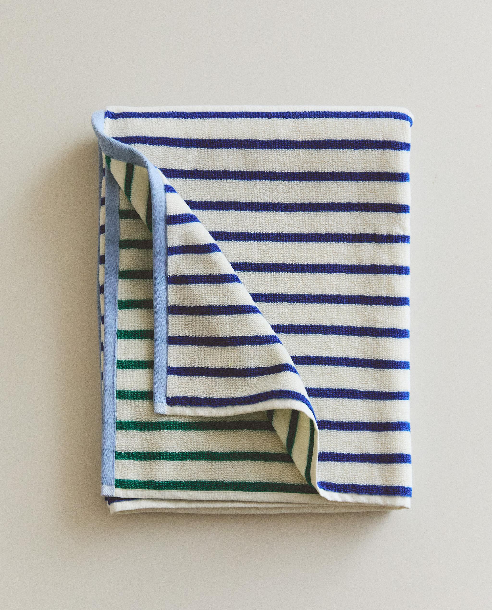 KIDS' REVERSIBLE STRIPED BATH TOWEL product thumbnail 20