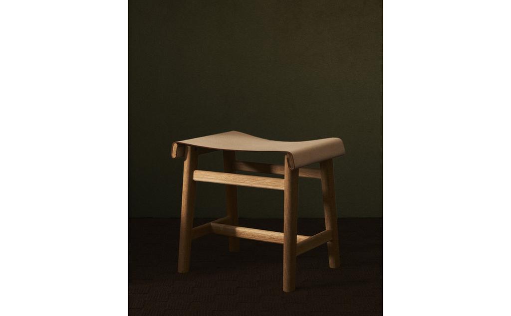 STOOL 01