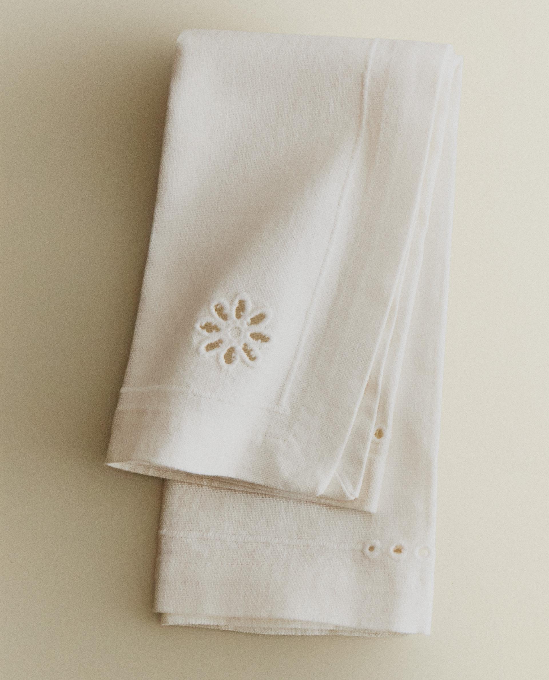 エンブロイダリー テーブルナプキン(x 2 セット) エンブロイダリー テーブルナプキン(x 2 セット)