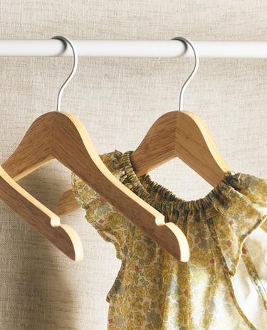 LOT CINTRES ENFANT EN BOIS (LOT DE 4)