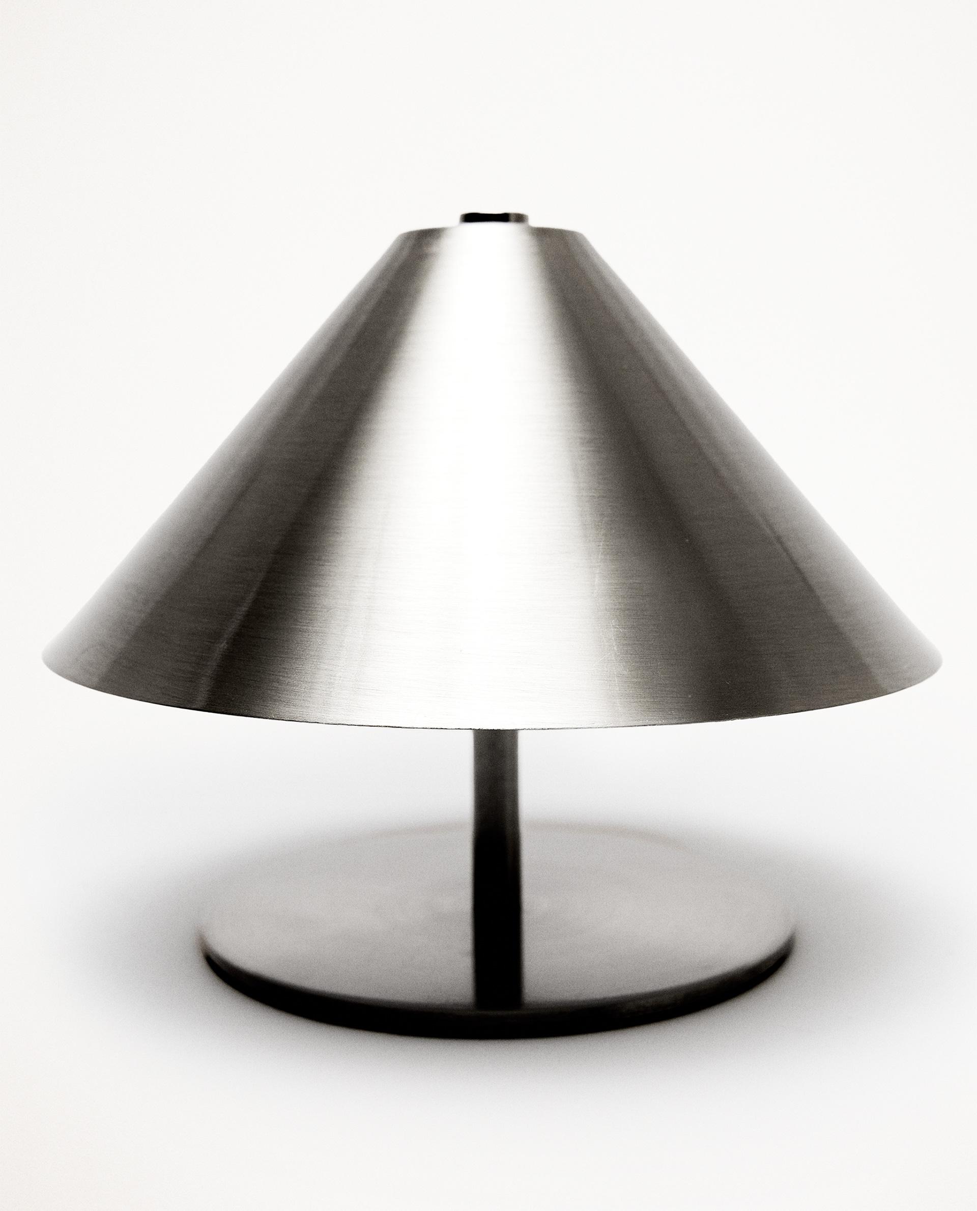 CORDLESS METAL TABLE LAMP product thumbnail 5