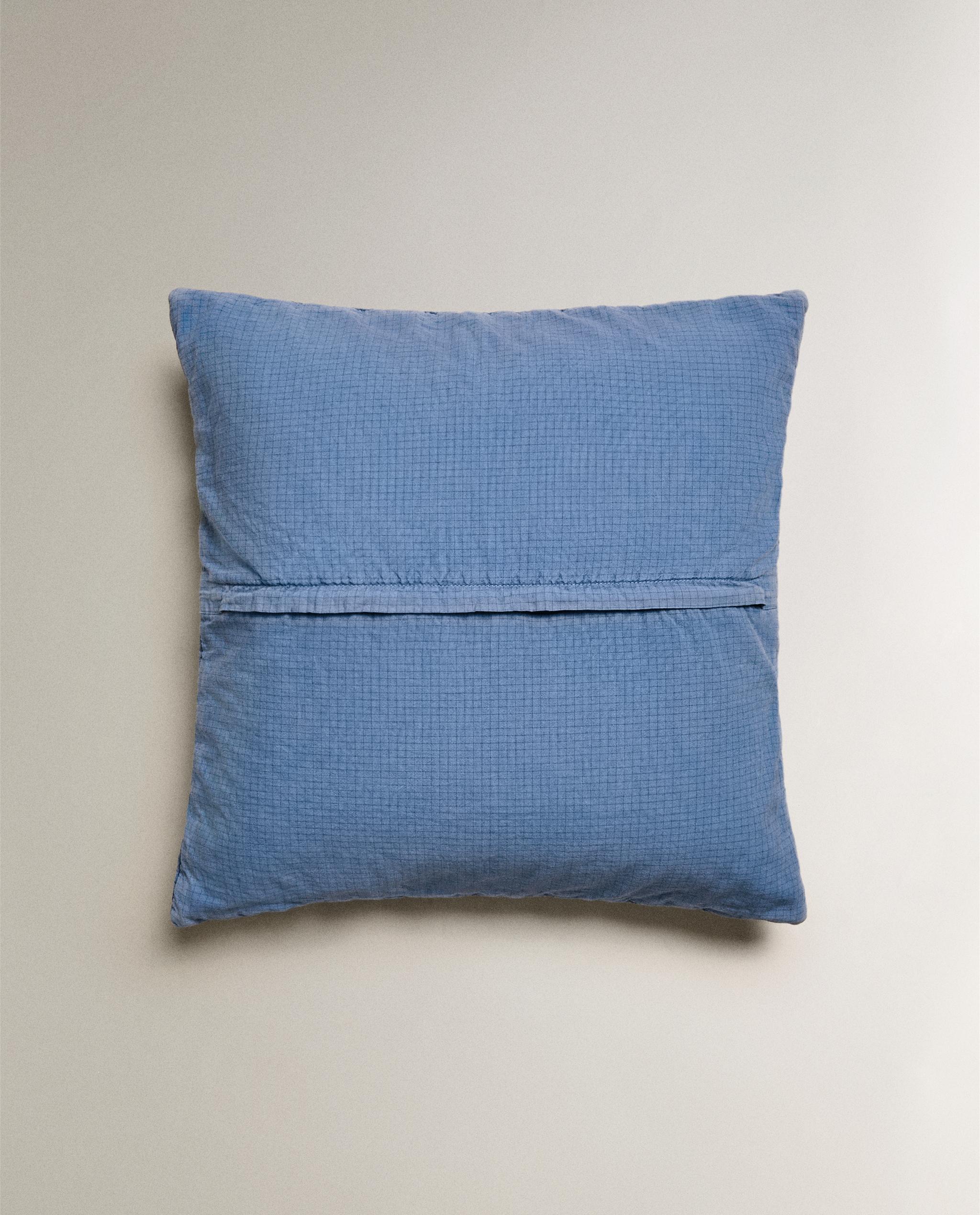 CHILDREN'S REVERSIBLE CHECK CUSHION COVER product thumbnail 5