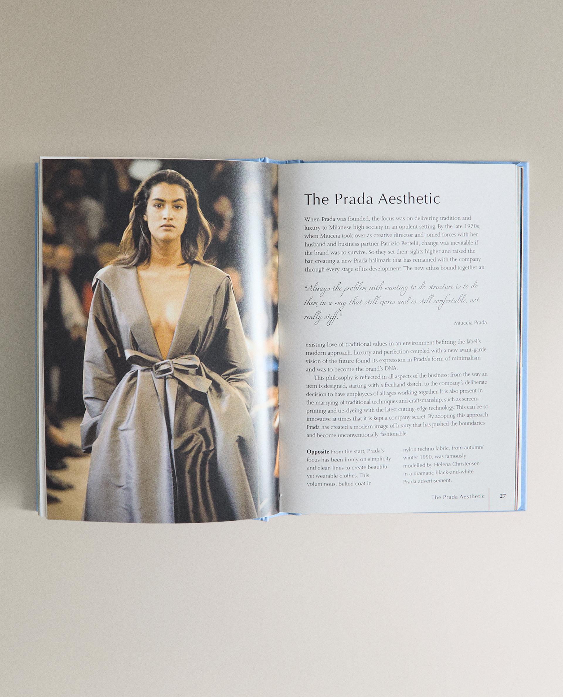 CARTE THE LITTLE BOOK OF PRADA (ENGLEZĂ) | Zara Home România