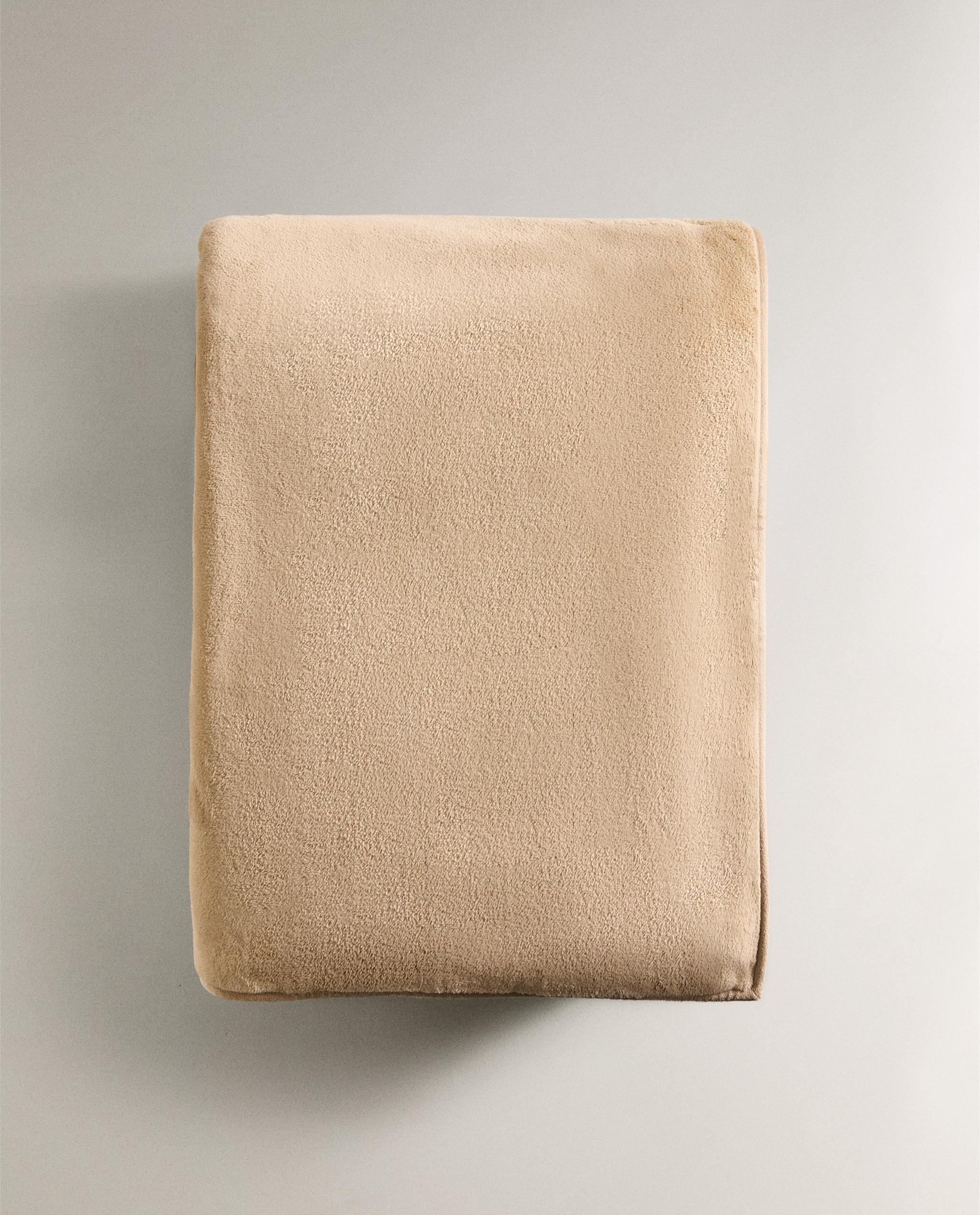 リビングルームにぴったりな薄手の掛布 | Zara Home 日本/Japan