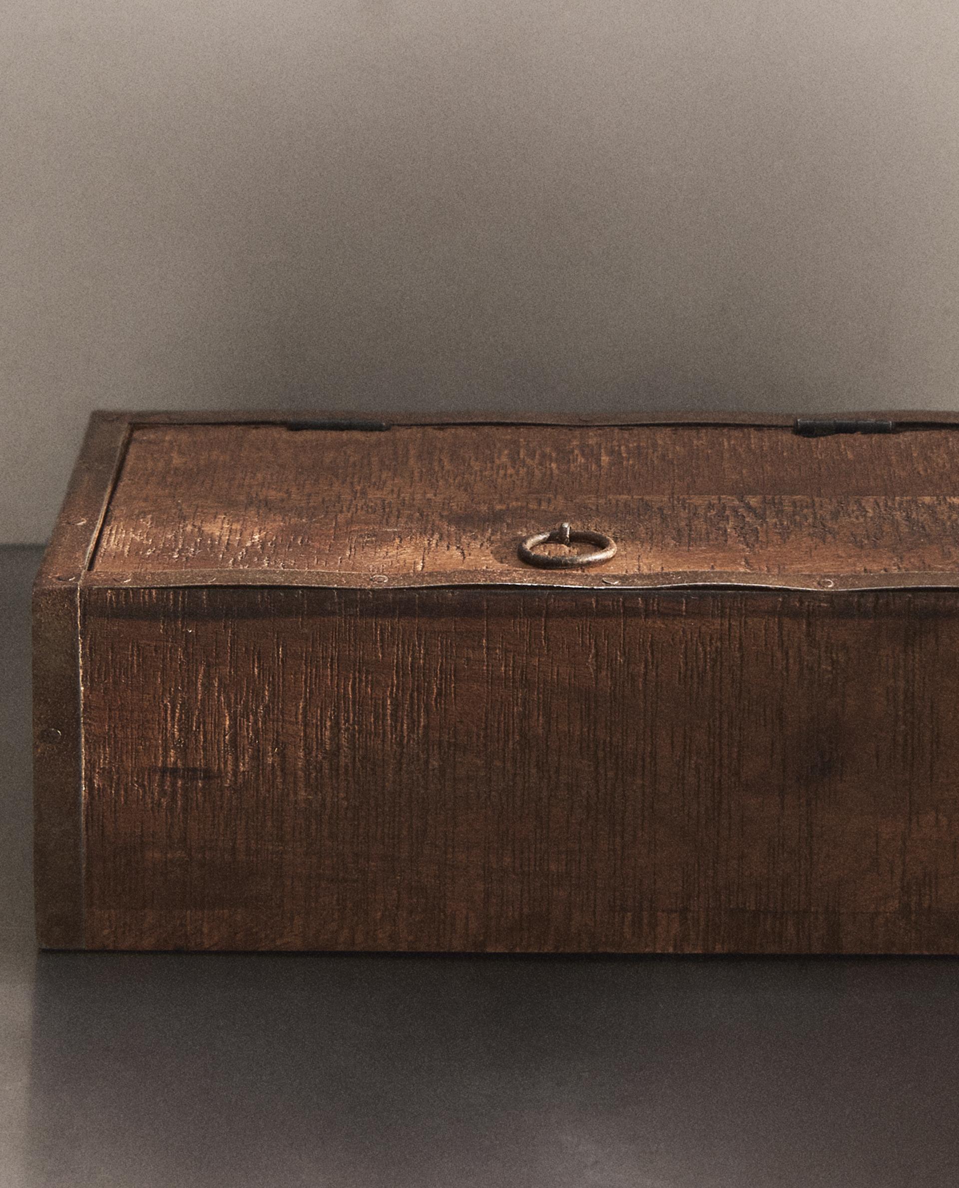 ANTIQUE-FINISH WOODEN BOX product thumbnail 7