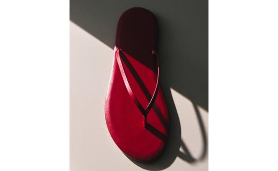 MINIMALIST LEATHER SANDALS
