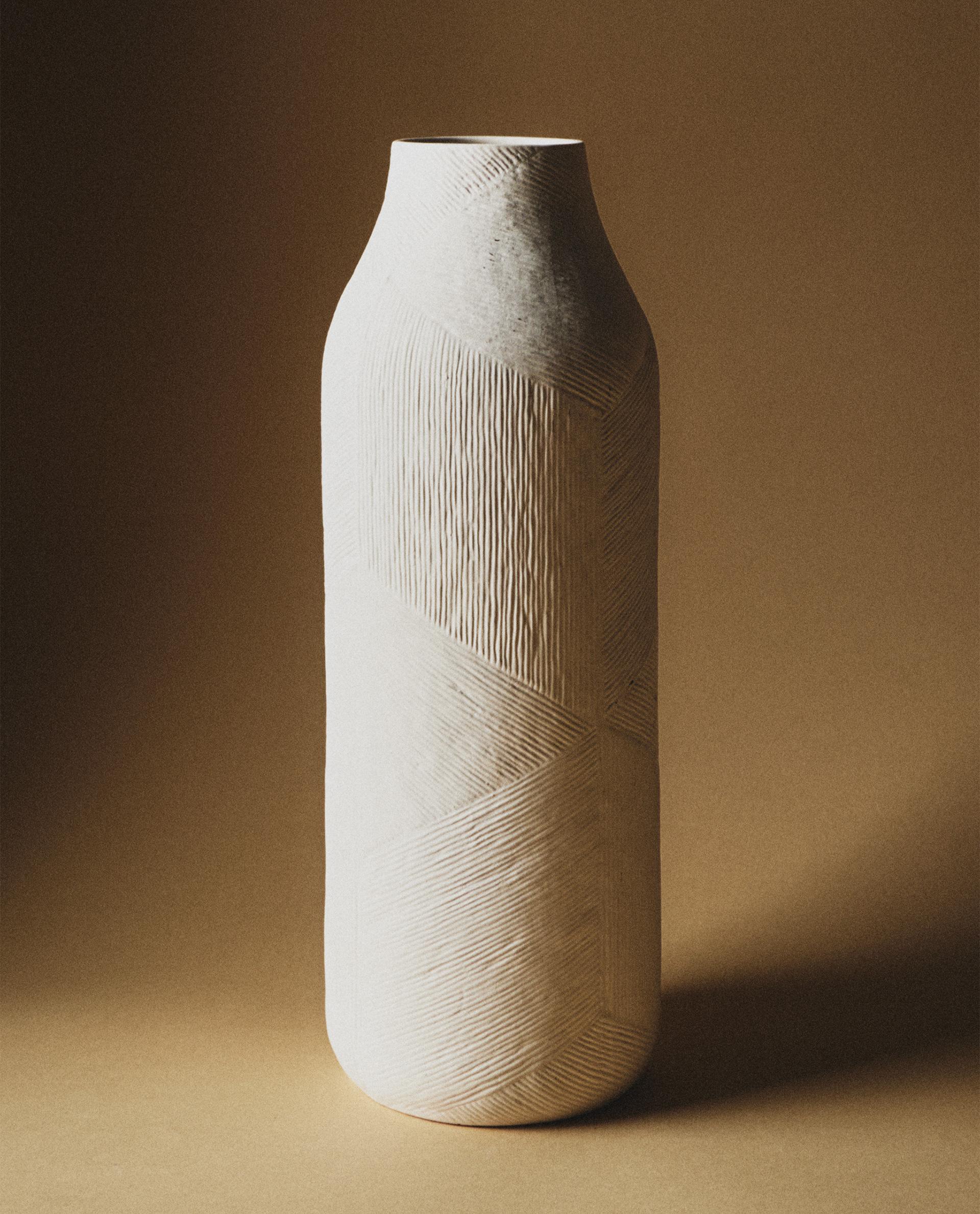 ZARA  テクスチャー　セラミック　フラワーベース ZARA テクスチャー セラミック フラワーベース テクスチャー