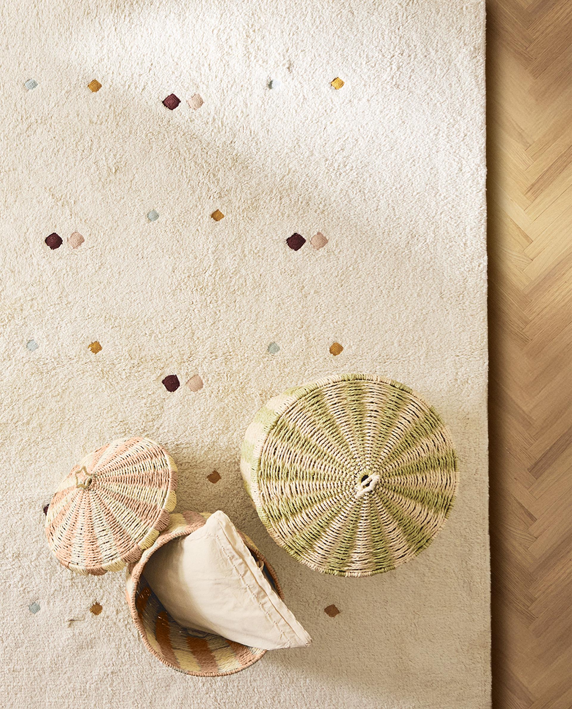 ZARA   ハンドメイドカーペット KIDS' MULTICOLOR EMBROIDERED DIAMOND AREA RUG | Zara Home United