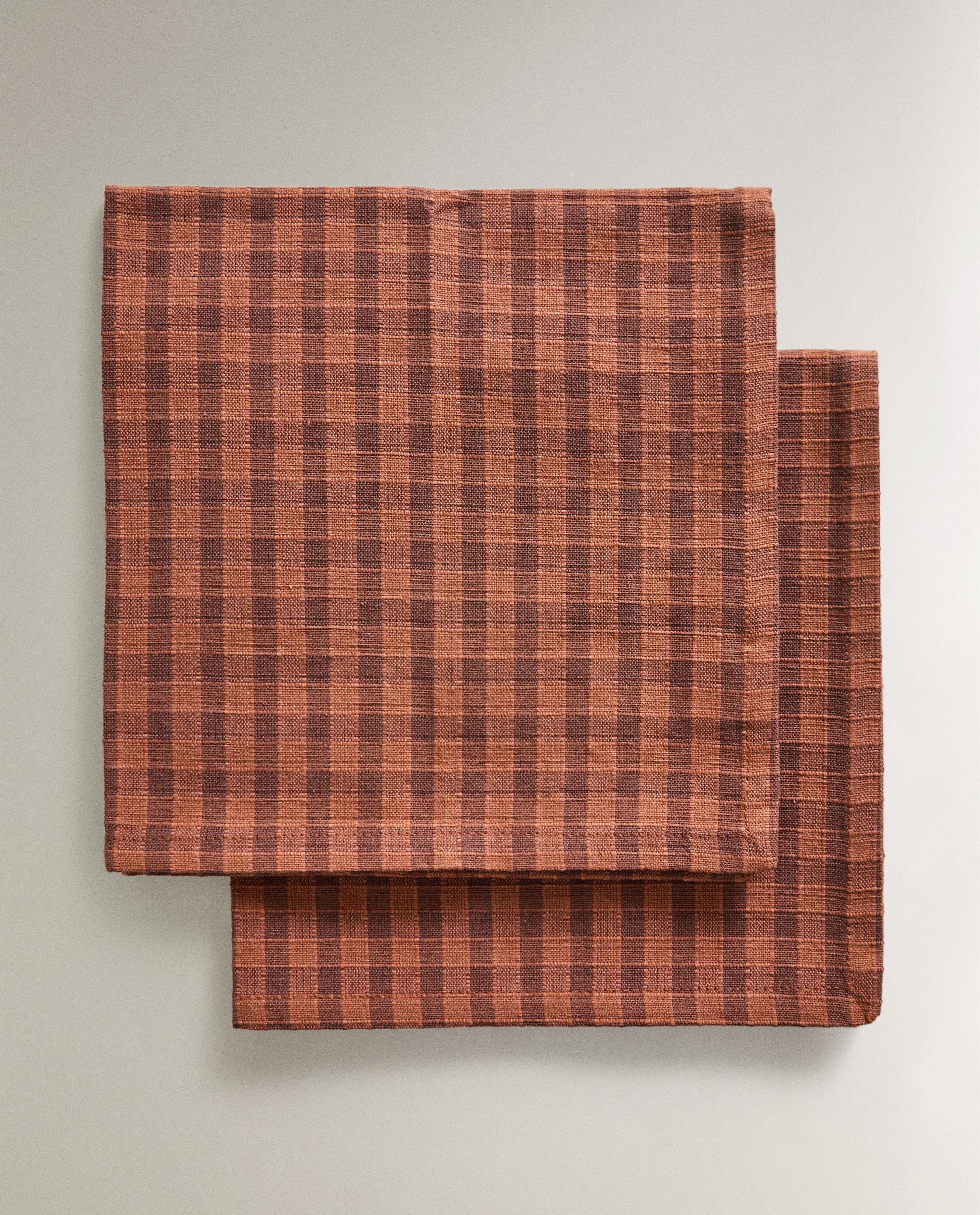 PACK OF CHECK NAPKINS WITH TOPSTITCHING (PACK OF 2) product thumbnail 12