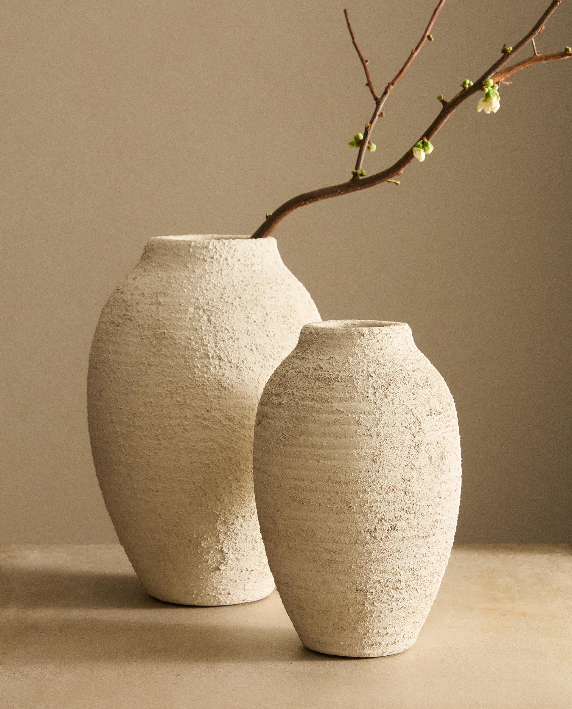 ROUGH-EFFECT CERAMIC VASE