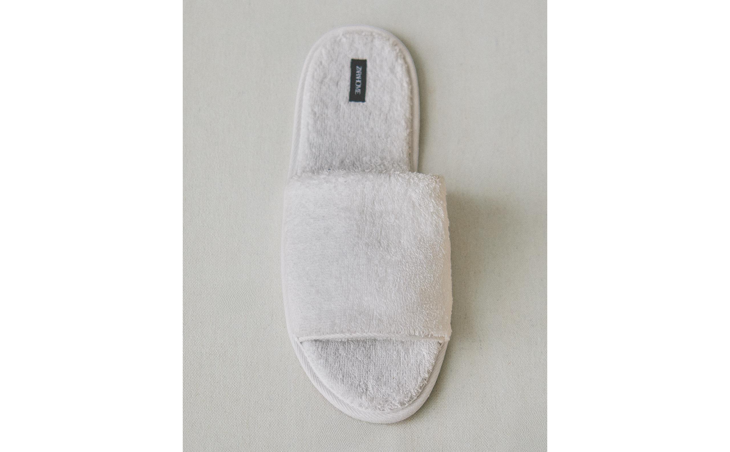 OPEN TERRY BATHROOM SLIPPERS product thumbnail 2