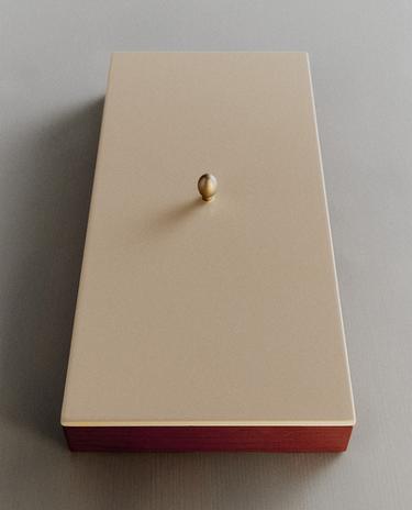 LACQUERED BOX WITH LID I COLIN KING