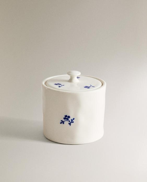 PORCELAIN SUGAR BOWL WITH FLORAL DETAIL PORCELAIN SUGAR BOWL WITH FLORAL DETAIL