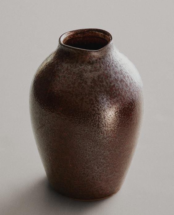 ROUGH-EFFECT CERAMIC VASE