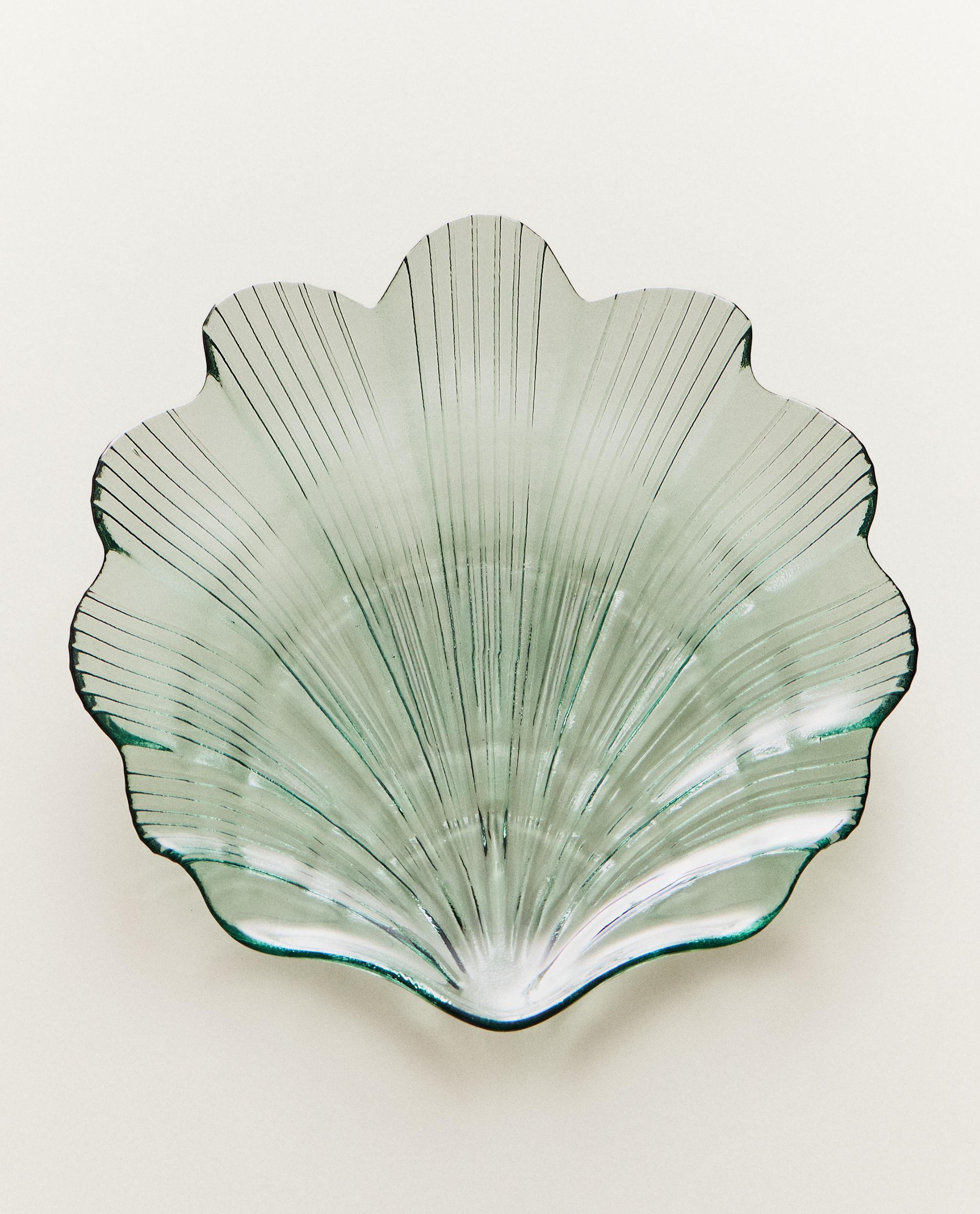 WAVY SHELL GLASS SERVING DISH product thumbnail 9