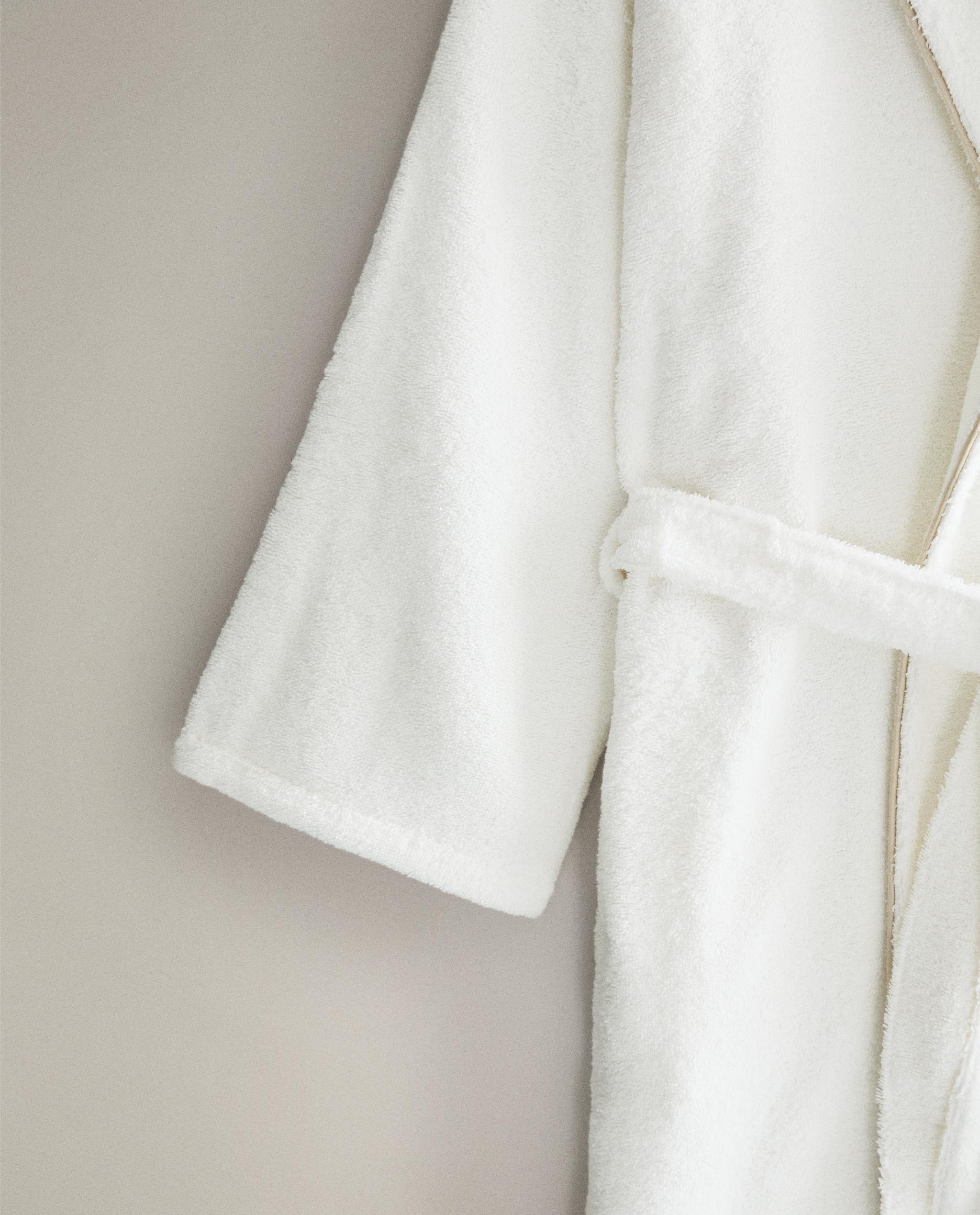 DRESSING GOWN WITH PLANT EMBROIDERY product thumbnail 11