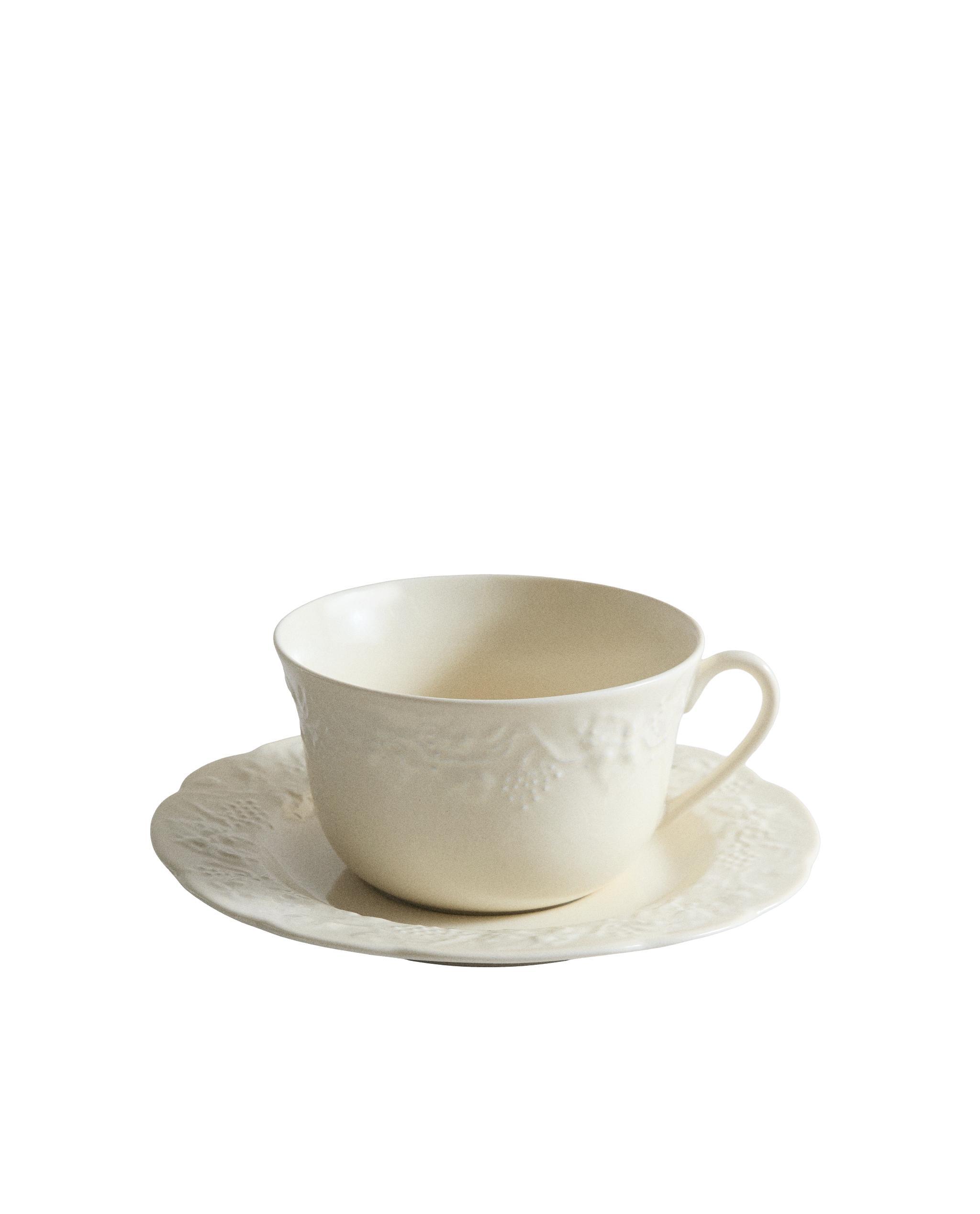 GRAPE PORCELAIN TEACUP AND SAUCER product thumbnail 4