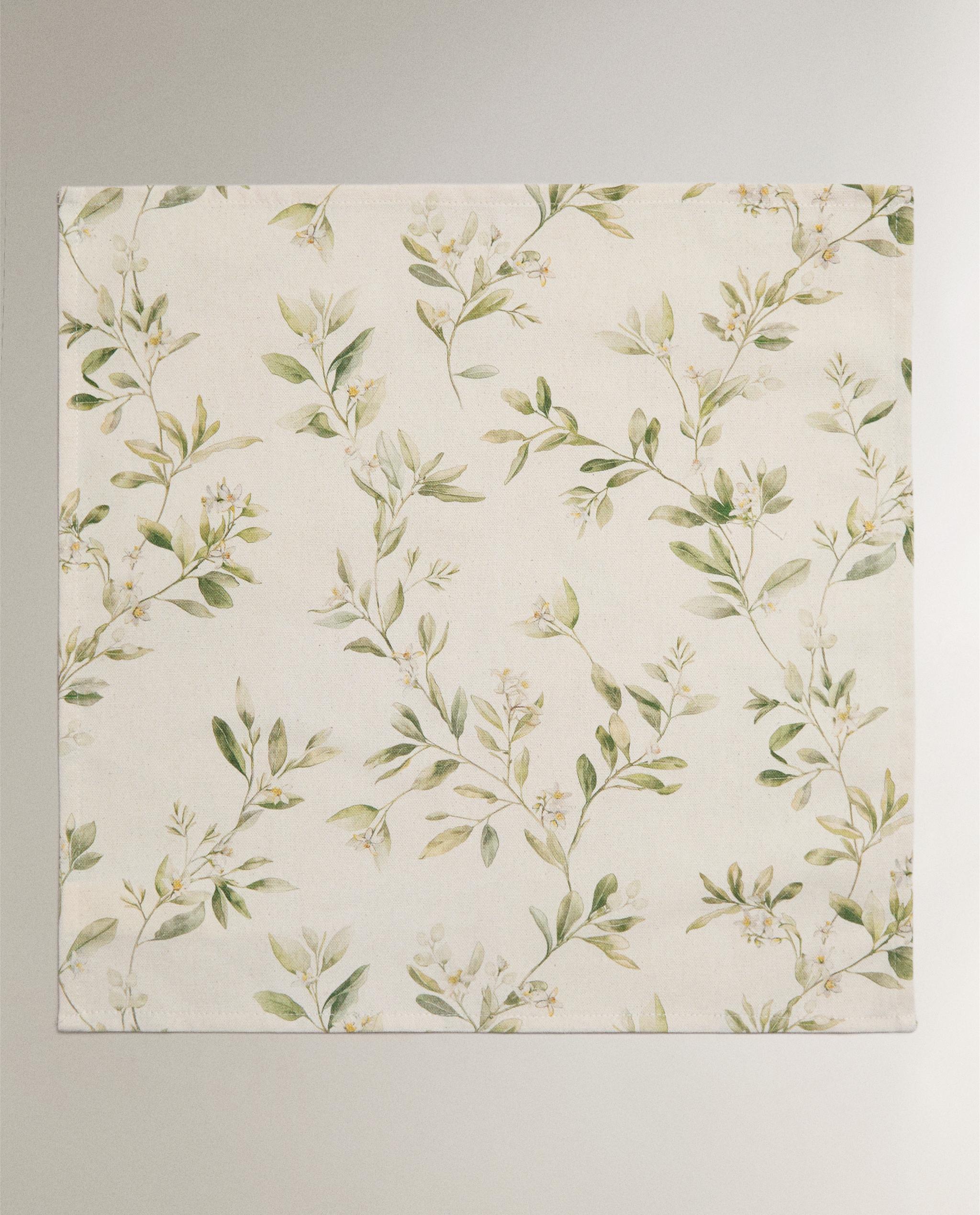PACK OF BRANCH AND FLORAL PRINT NAPKINS (PACK OF 2) product thumbnail 5