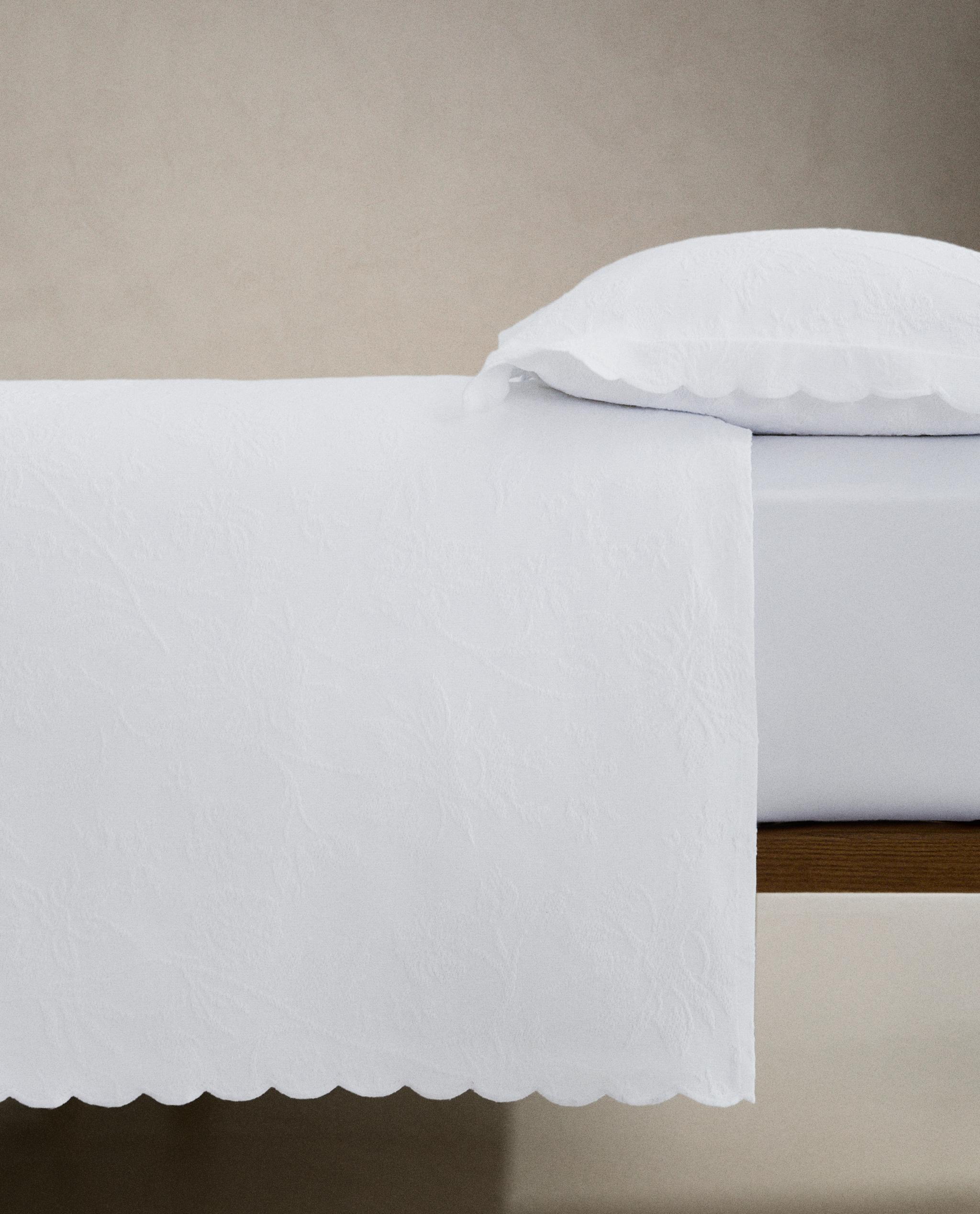 JACQUARD COTTON BEDSPREAD product thumbnail 4