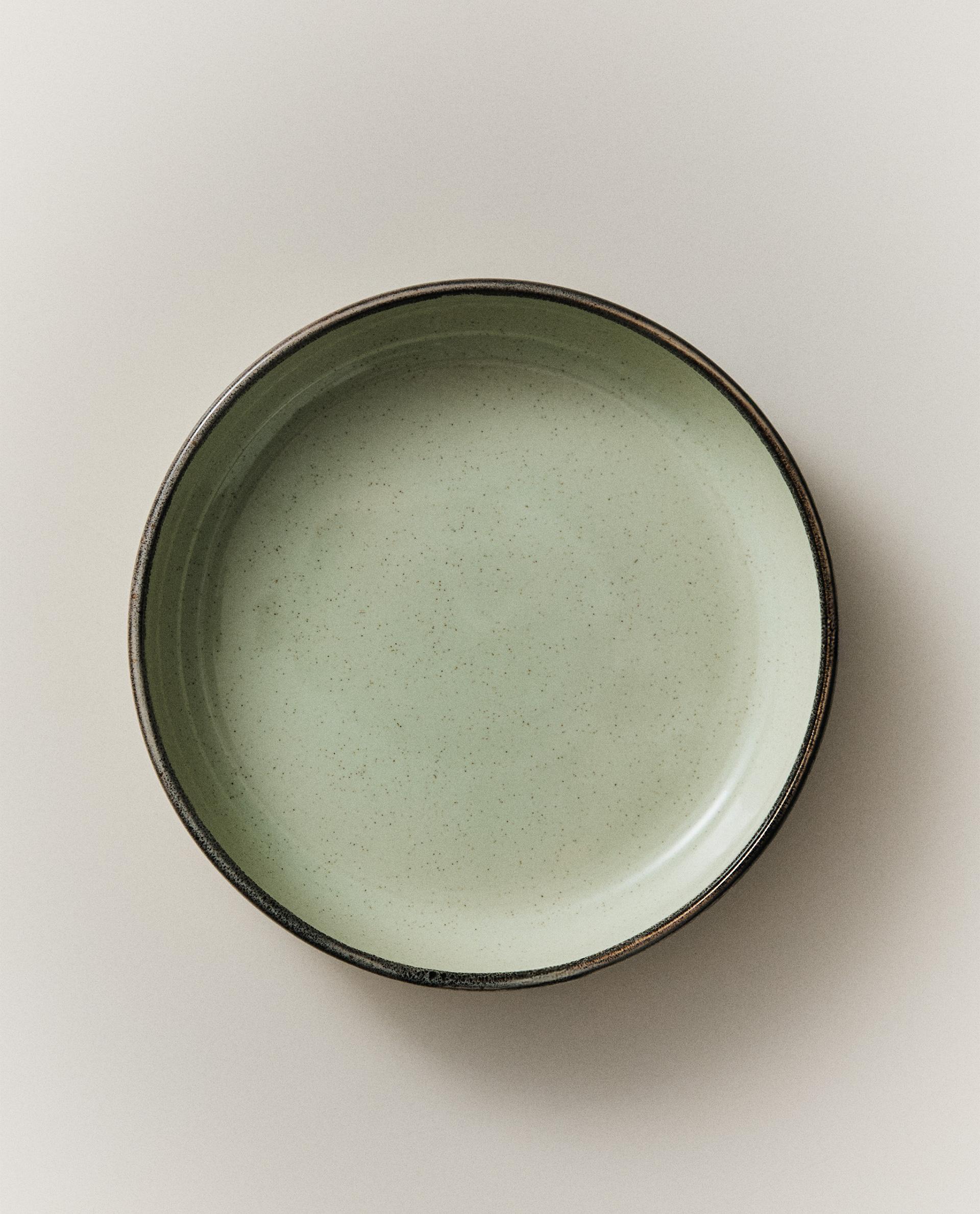 PORCELAIN SOUP PLATE WITH ANTIQUE FINISH RIM PORCELAIN SOUP PLATE WITH ANTIQUE FINISH RIM