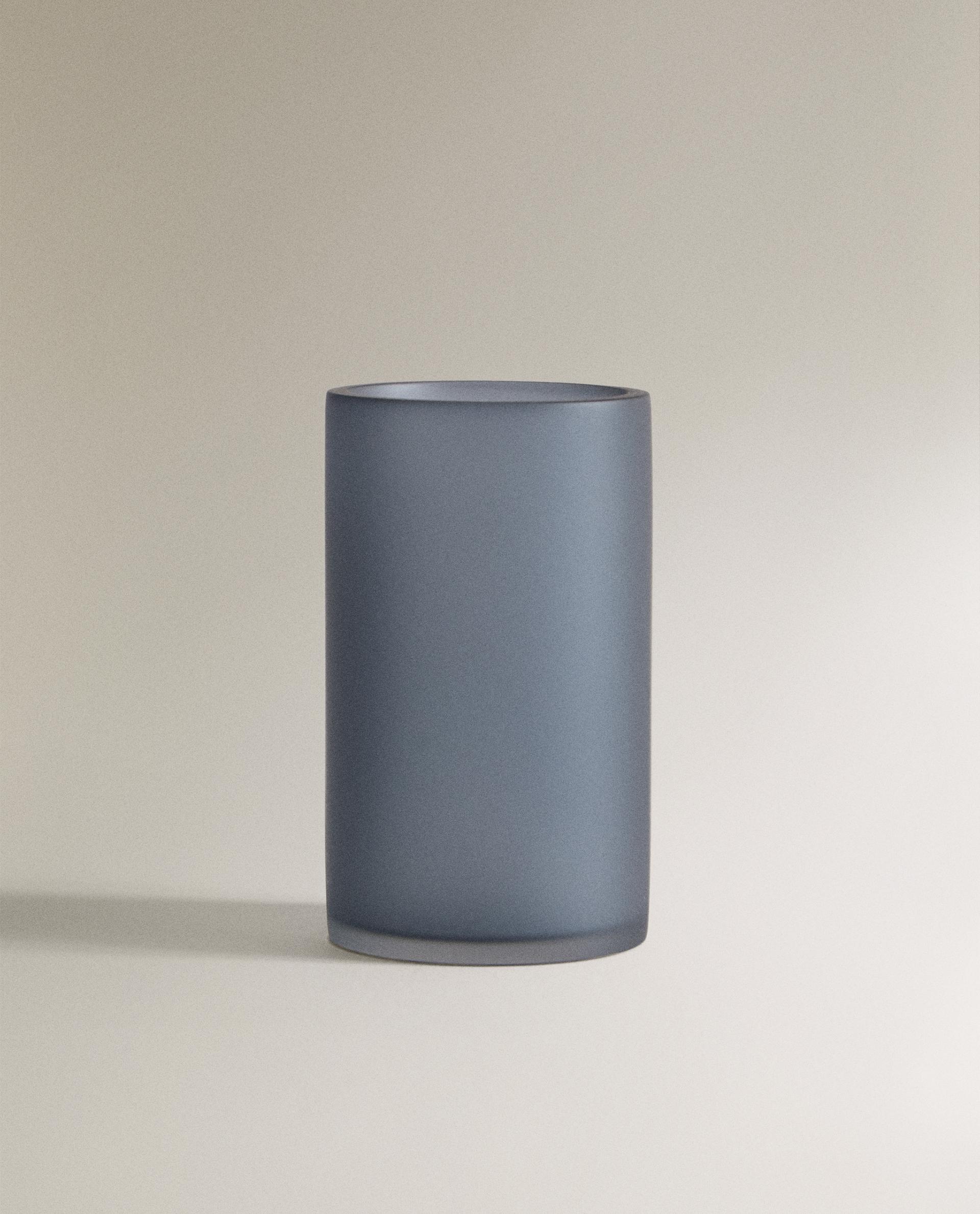 COLOURED TOOTHBRUSH HOLDER