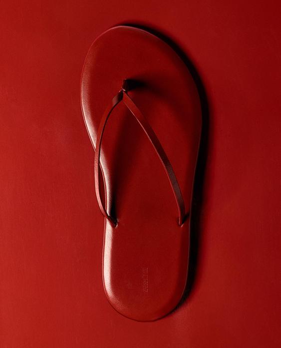 MINIMALIST LEATHER SANDALS