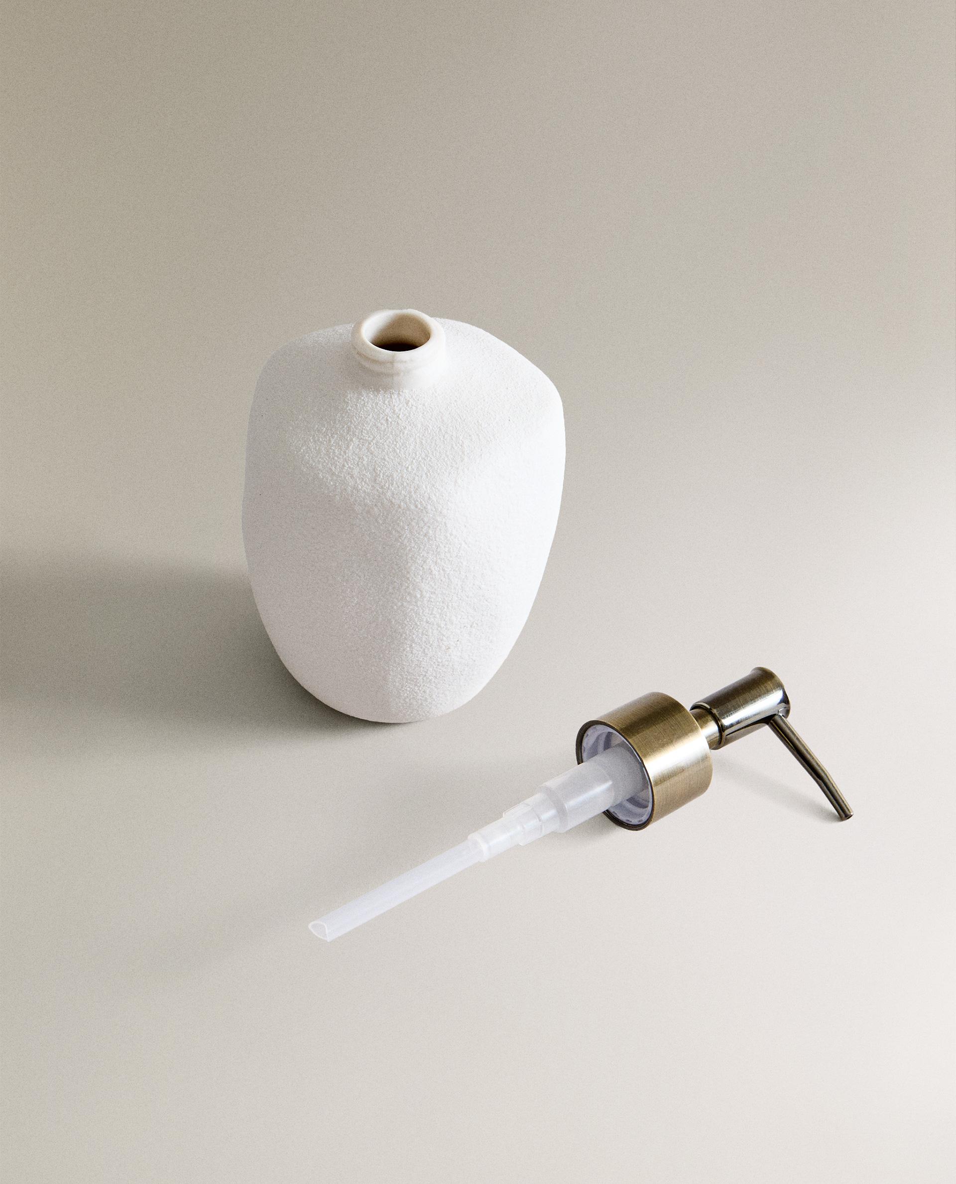 TEXTURED BATHROOM SET