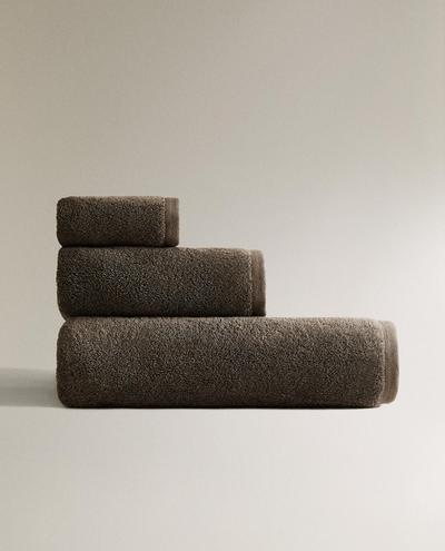 EXTRA SOFT COTTON BATH TOWEL (700 GXM²)