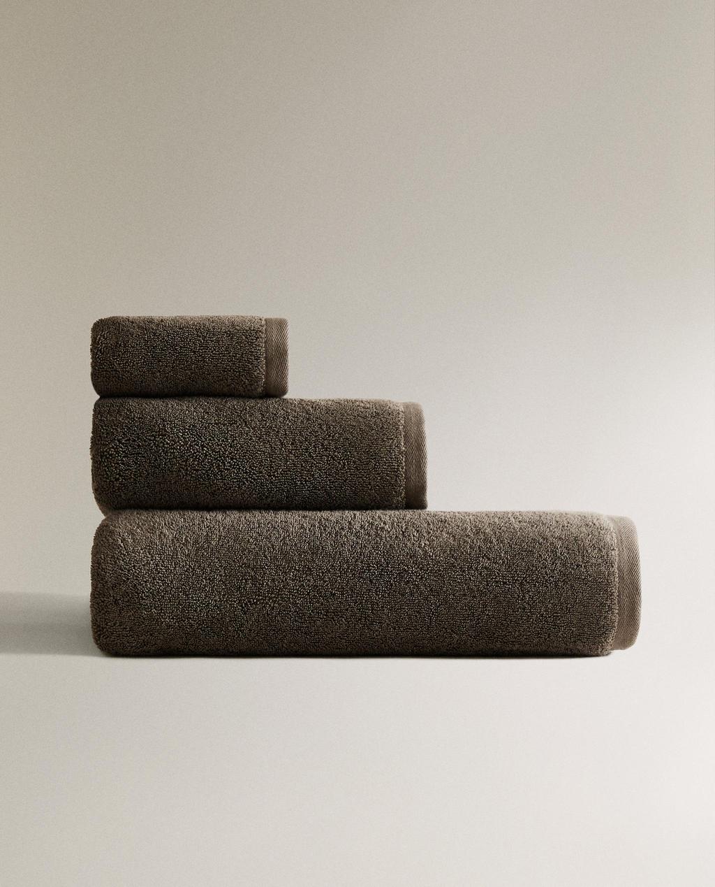 EXTRA SOFT COTTON BATH TOWEL (700 GXM²)
