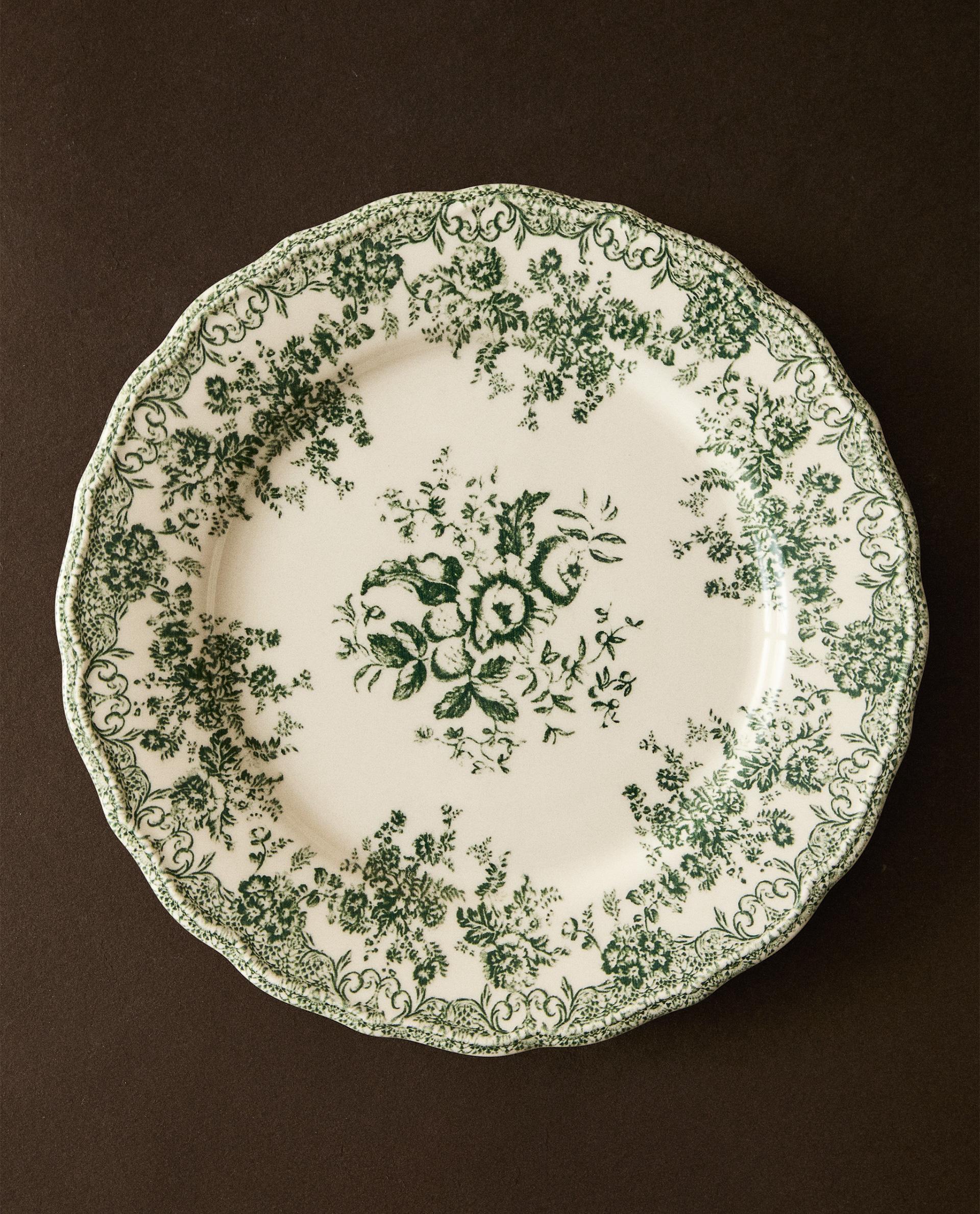 idenpottery アイデンポタリー すいかずら 花 大皿 色絵染付蓮に翡翠飾り大皿/Colored lotuses and kingfisher