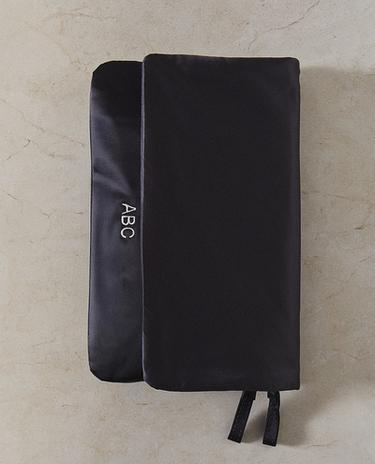 NECESSAIRE AUS SATIN ZUR AUFBEWAHRUNG