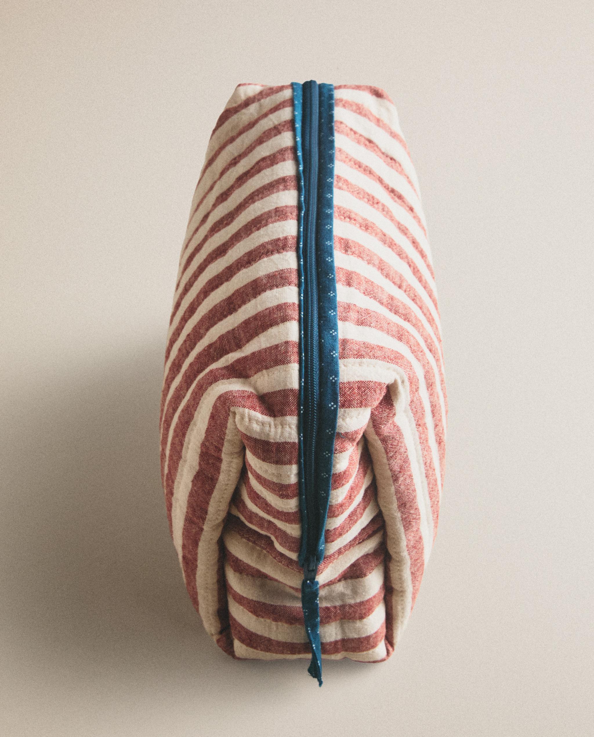 CHILDREN'S STRIPED LINEN AND COTTON TOILETRY BAG product thumbnail 9