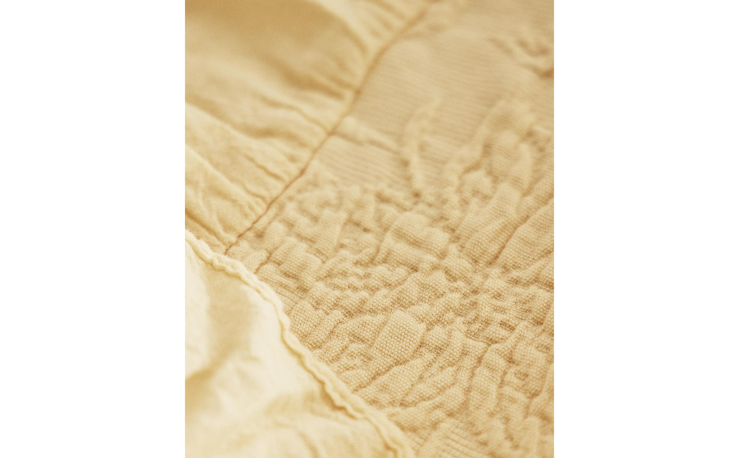 JACQUARD BEDSPREAD WITH RUFFLE TRIM
