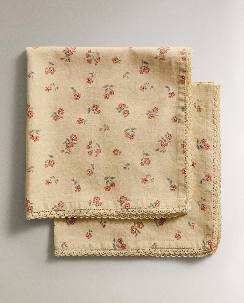 WILDFLOWER NAPKINS WITH LACE TRIM (PACK OF 2)