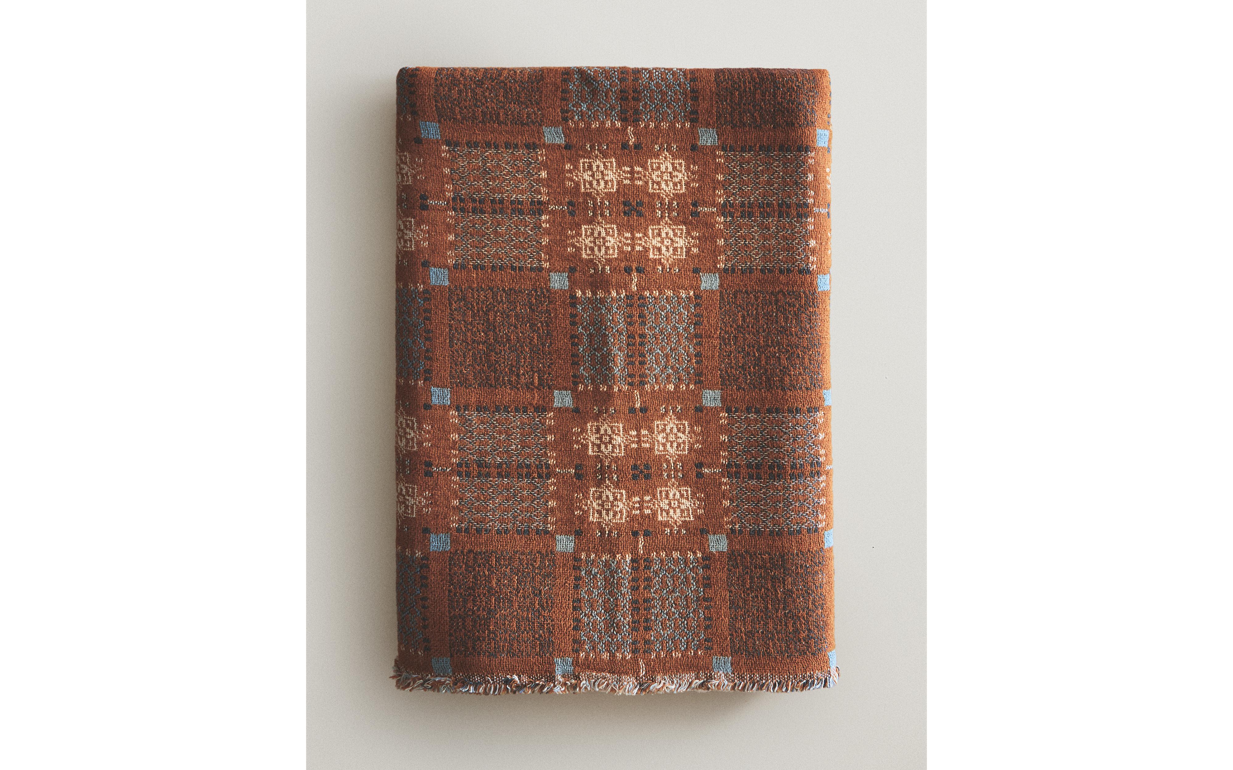GEOMETRIC DESIGN THROW product thumbnail 9