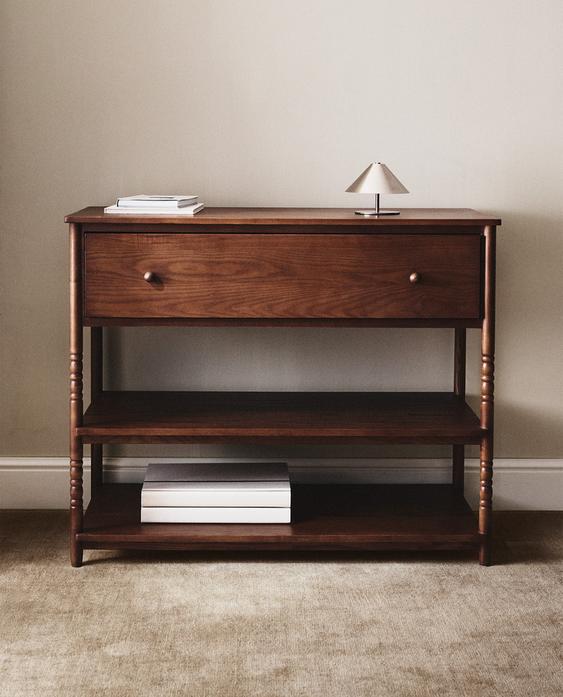 KONZOLE Z JASANOVÉHO DŘEVA