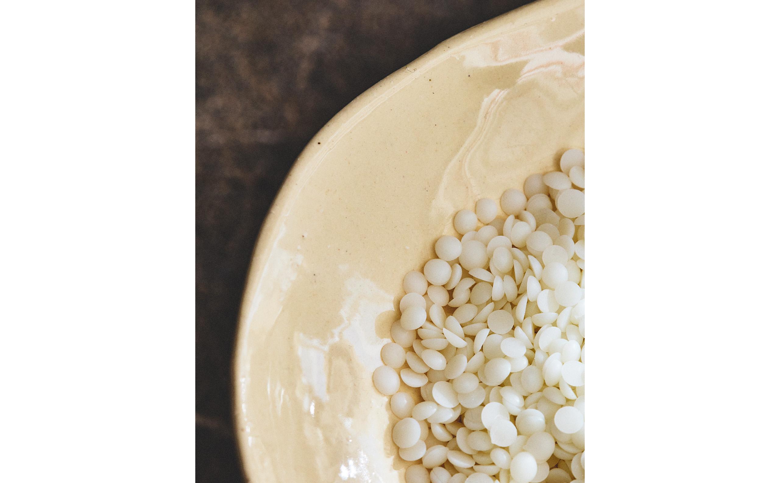 (200 G) SACRED WOODS SCENTED WAX PEARLS