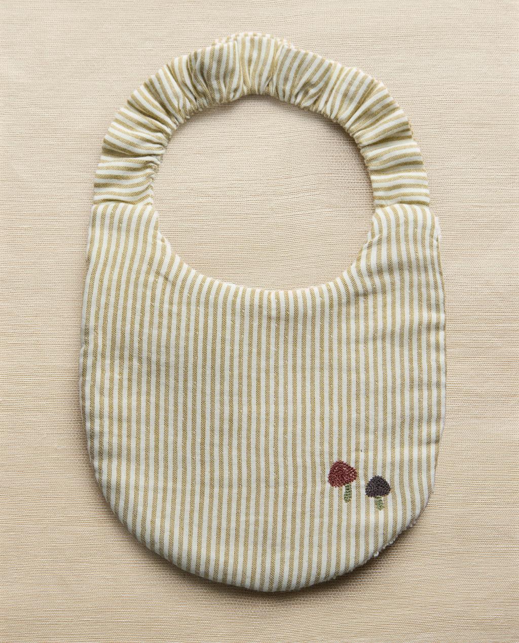 ДЕТСКИЙ НАГРУДНИК ИЗ МУСЛИНА В ПОЛОСКУ