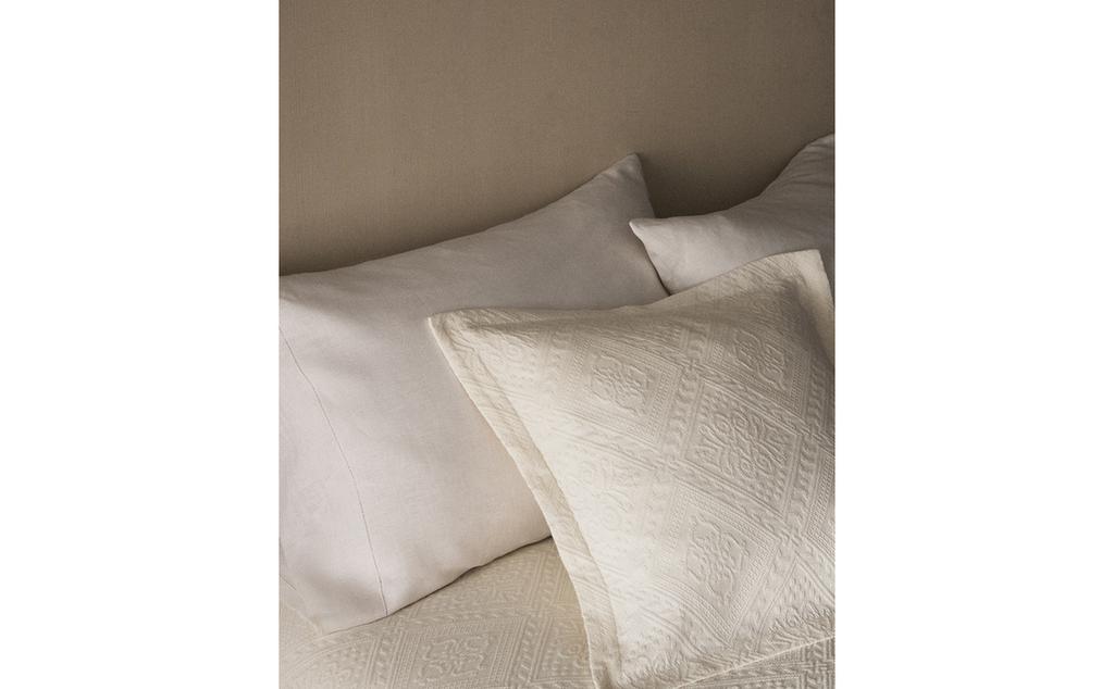 GEOMETRIC PATTERN CUSHION COVER