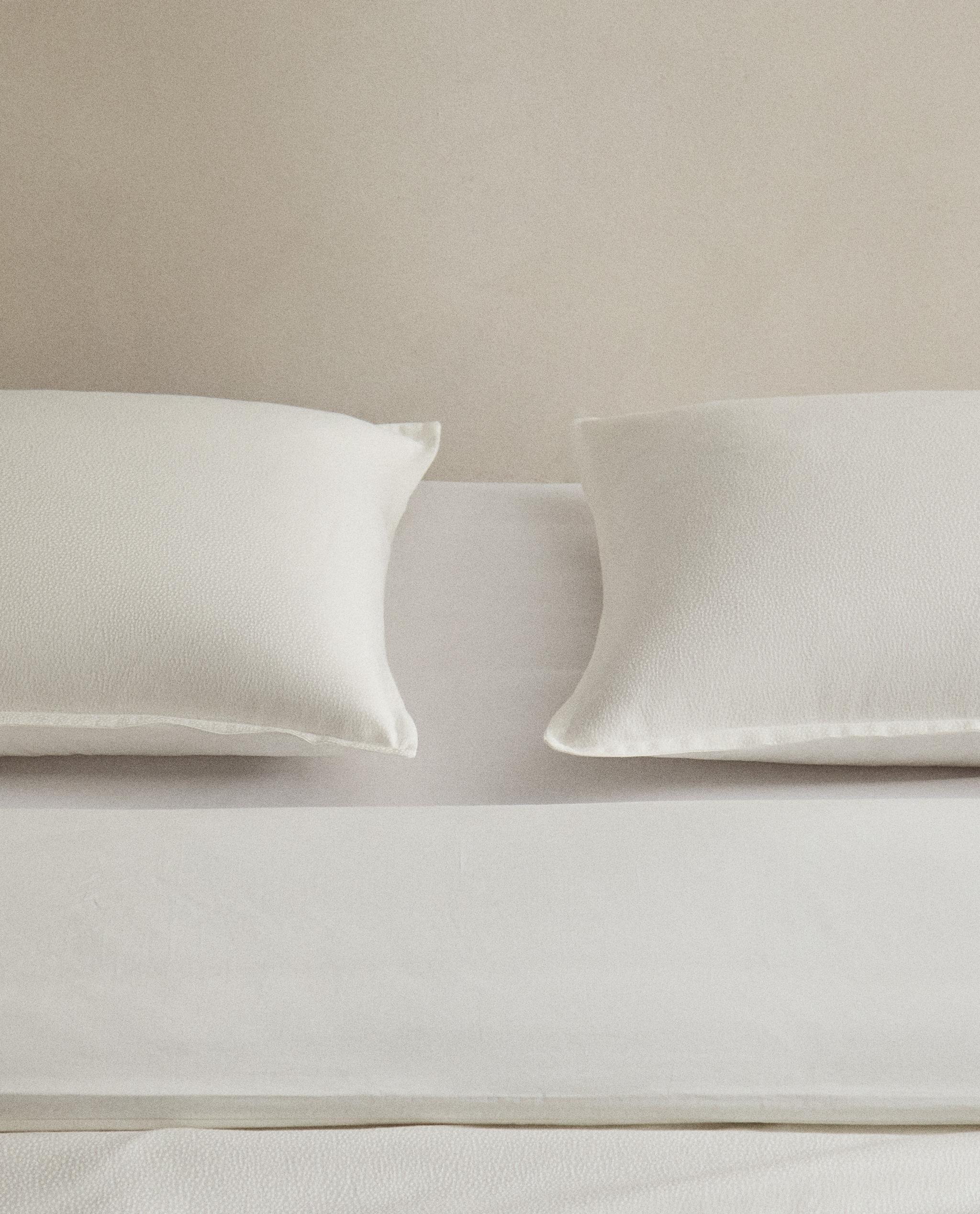 SATEEN JACQUARD PILLOWCASE (300 THREAD COUNT) product thumbnail 17