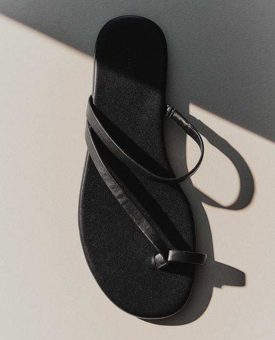 FLAT LEATHER SANDALS FLAT LEATHER SANDALS