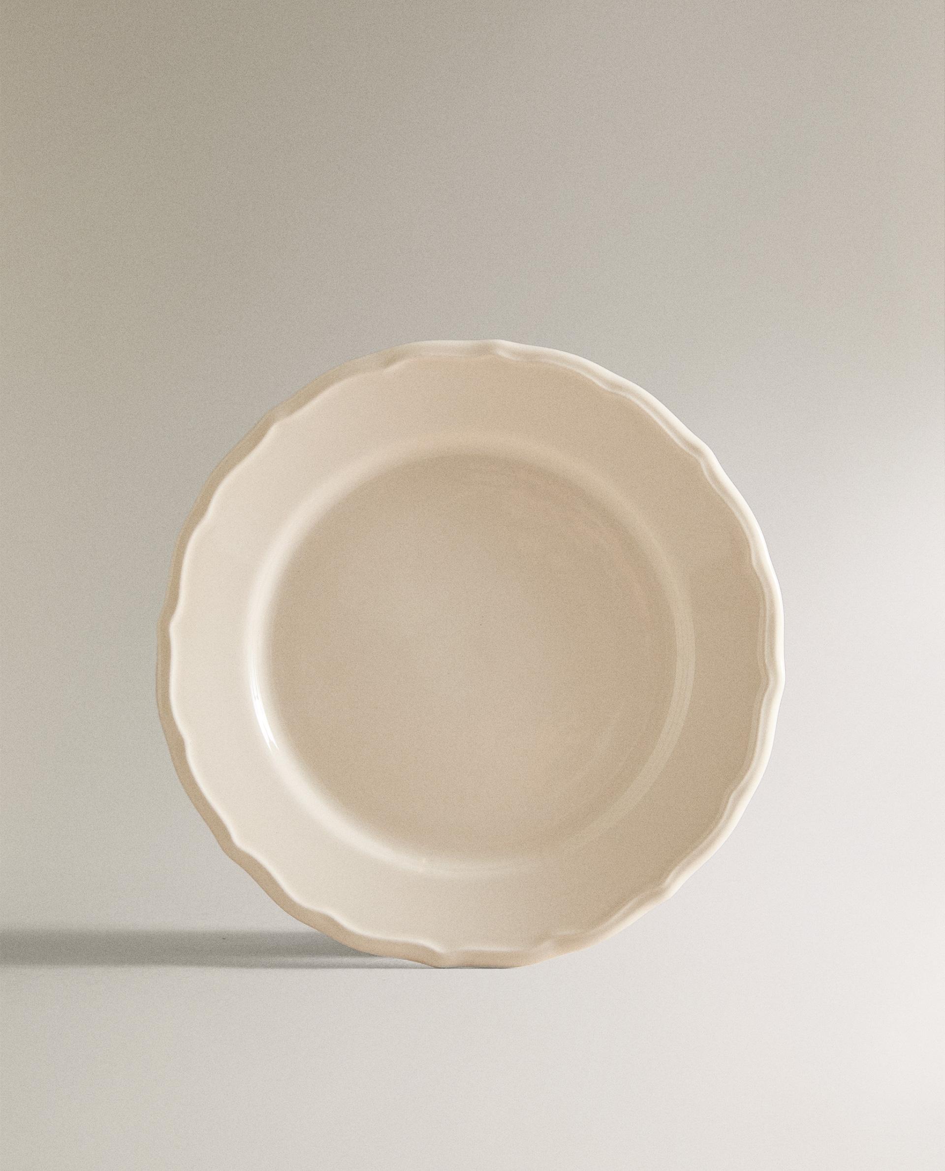 EARTHENWARE DESSERT PLATE WITH RAISED-DESIGN EDGE