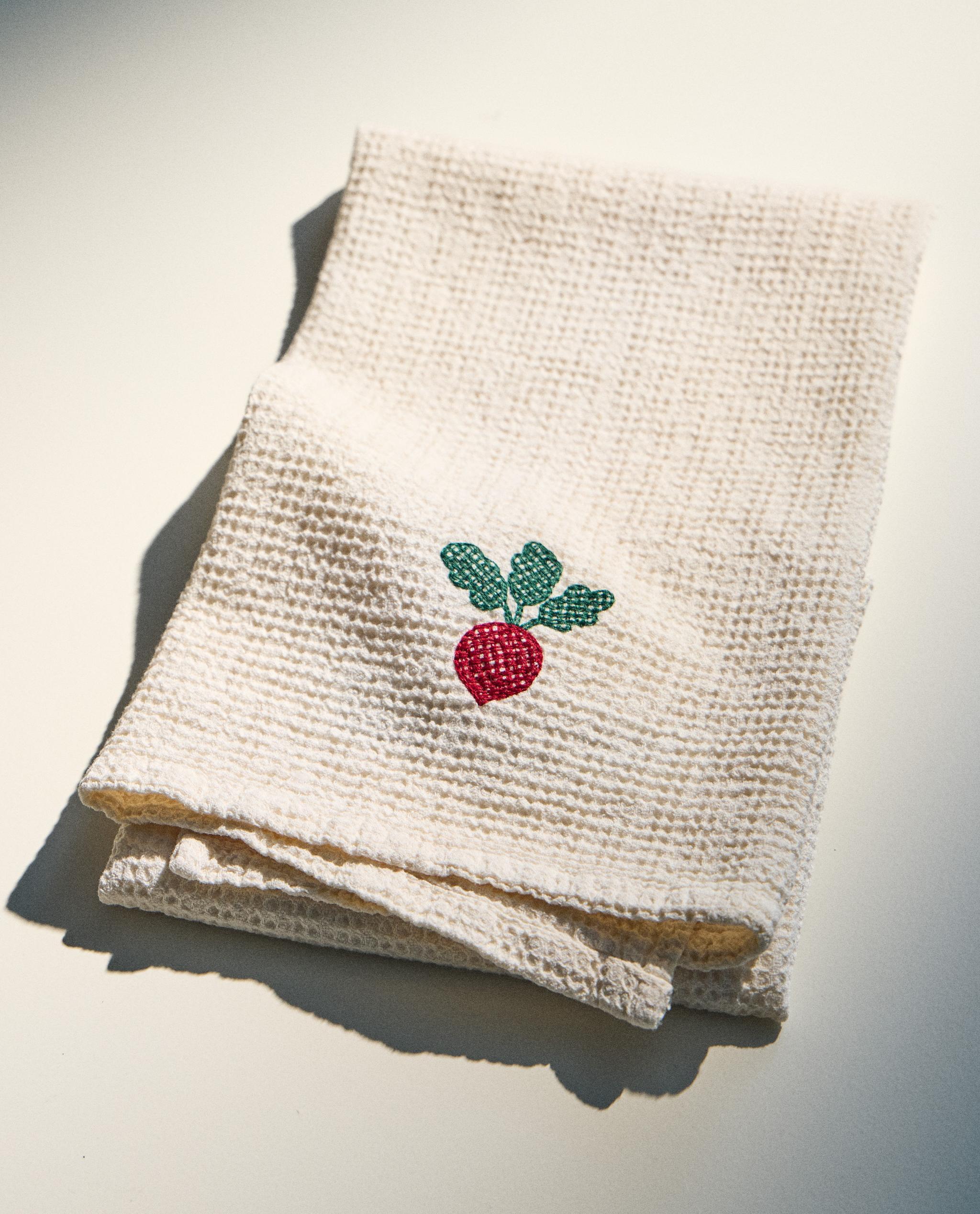 WAFFLE-KNIT TEA TOWEL product thumbnail 8