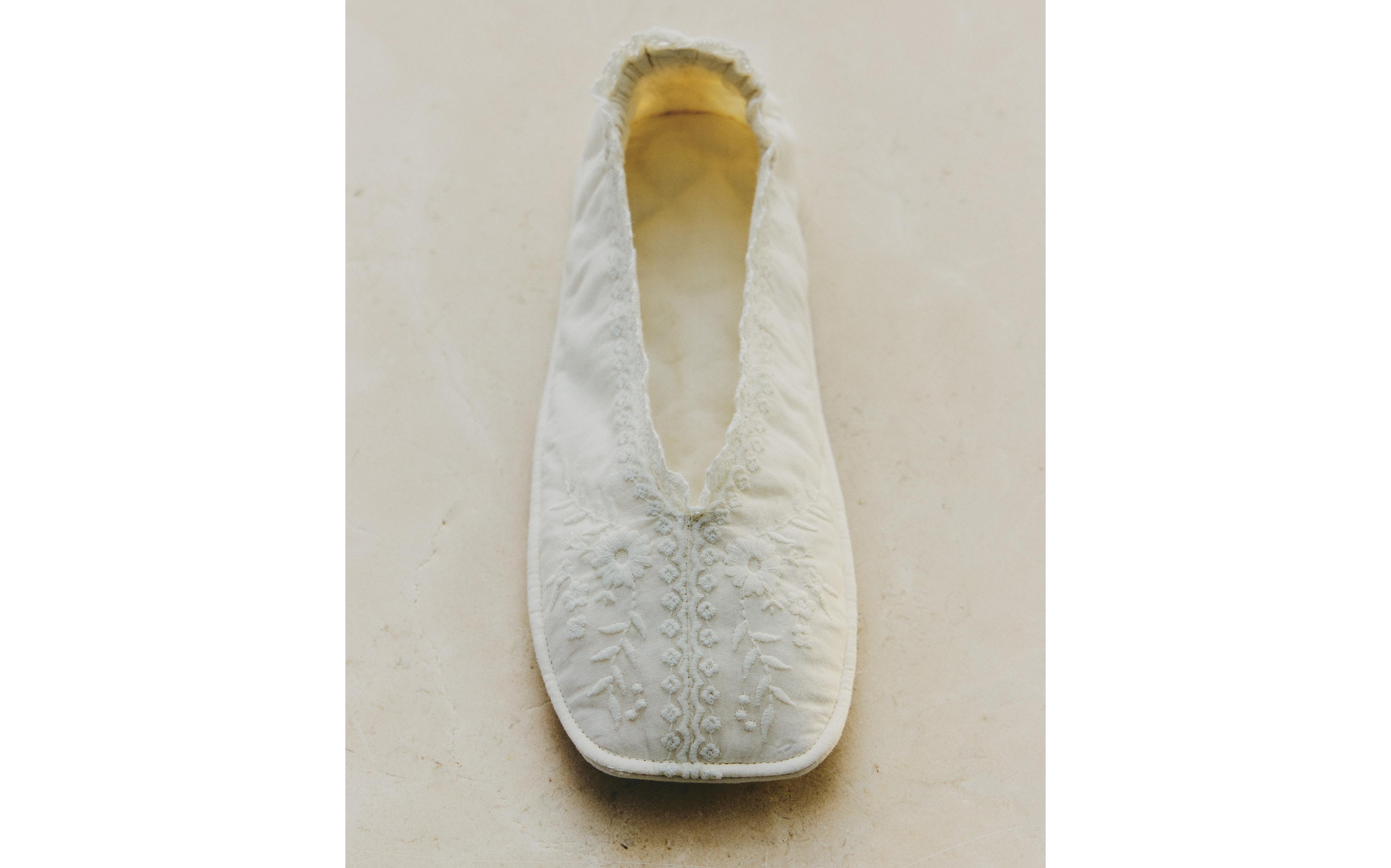 FOLDABLE LACE TRAINERS product thumbnail 8