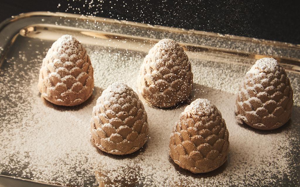 CHRISTMAS PINE CONE BAKING MOULD