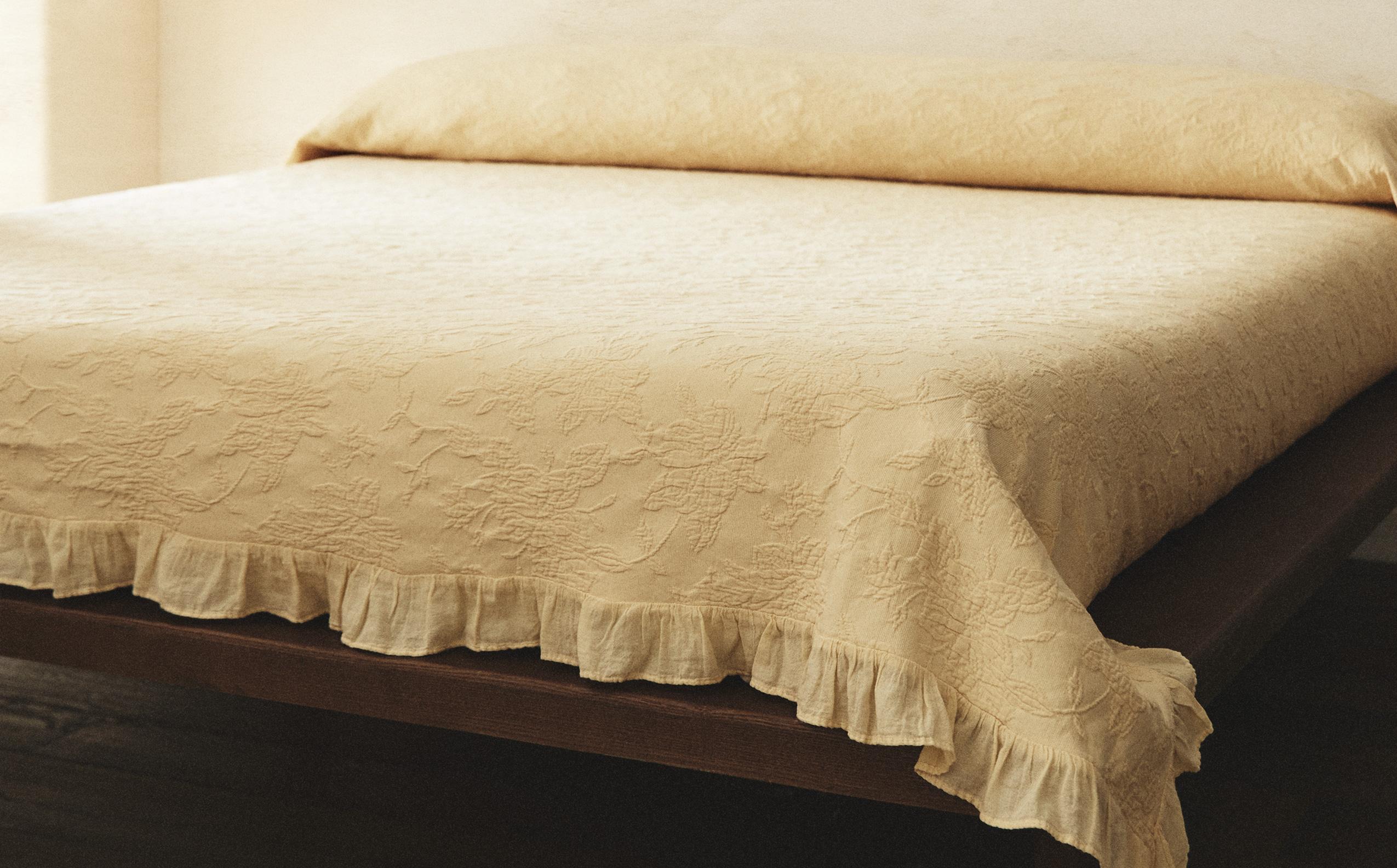 Zara  ジャカードのフリル付きベッドカバー ジャカードのフリル付きベッドカバー | Zara Home 日本/Japan