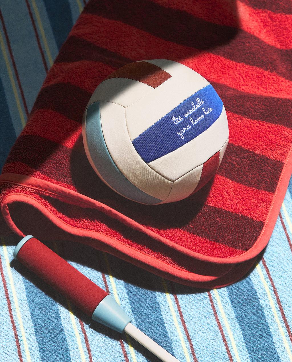 ДЕТСКИЙ ПЛЯЖНЫЙ МЯЧ